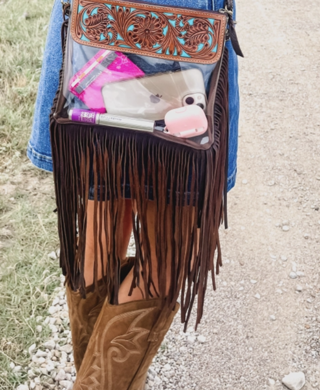 67b017214f29dc6ff5ed82f2_black-white-crossbody_1757883662991.png