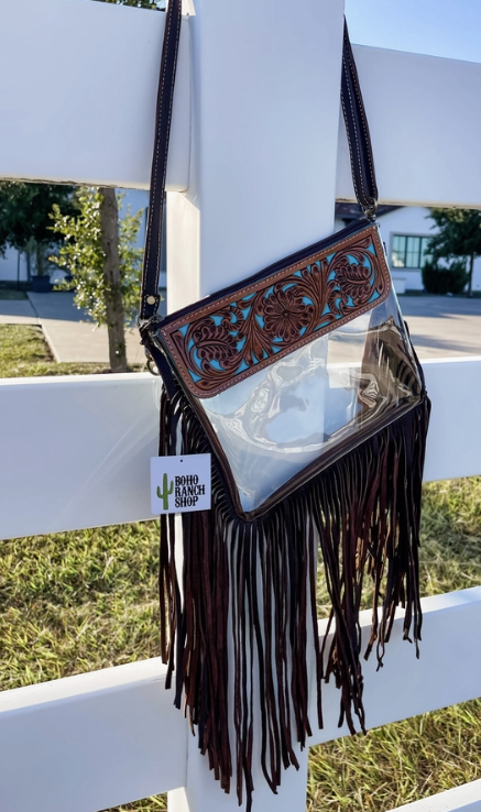 67b017214f29dc6ff5ed82f2_black-white-crossbody-2_1757883662990.png